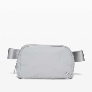 SILVER DROP 1L LULULEMON BELT BAG